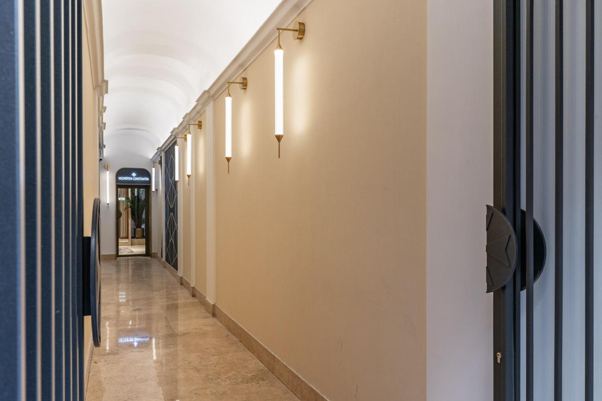 Townhouse Condotti 29 Rome Bagian luar foto