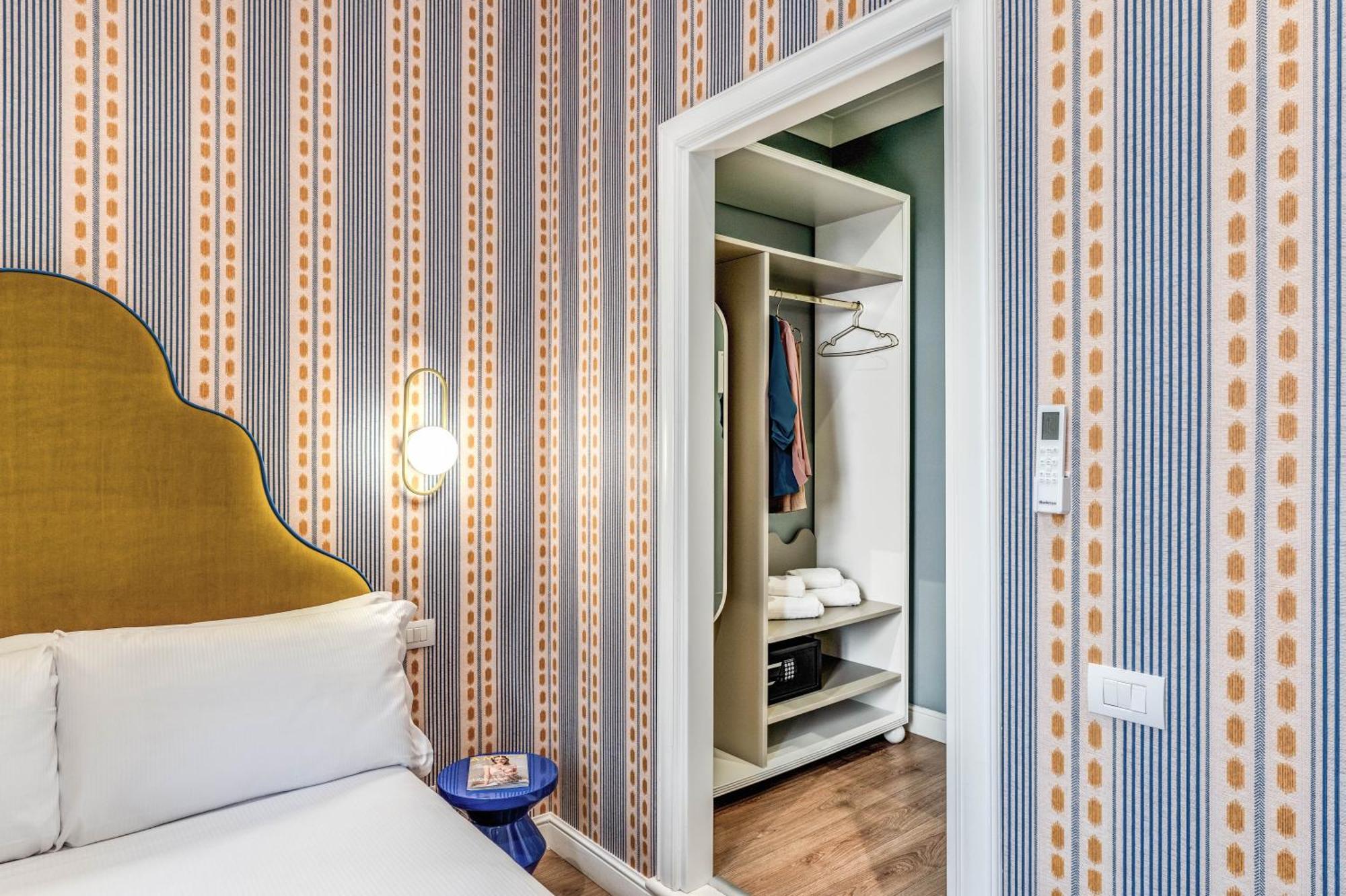 Townhouse Condotti 29 Rome Bagian luar foto