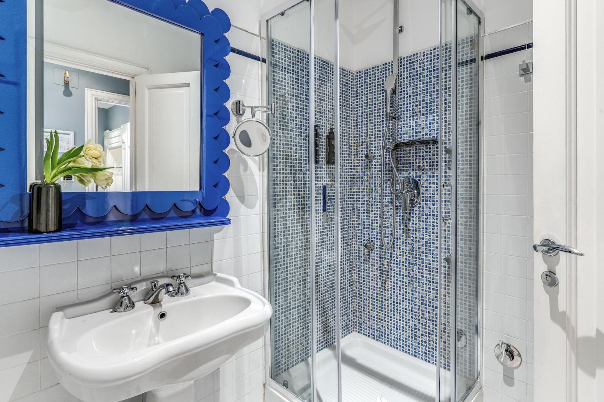 Townhouse Condotti 29 Rome Bagian luar foto